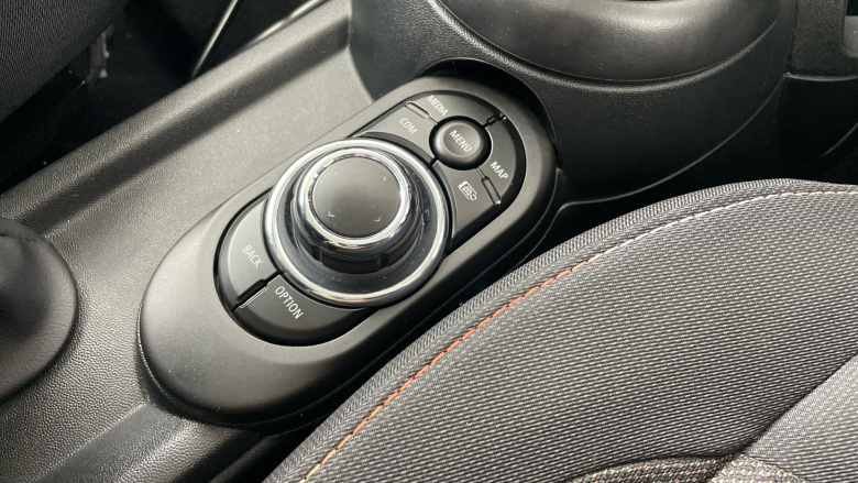 MINI Hatchback 1.5 Cooper Classic 3dr Auto Petrol Hatchback